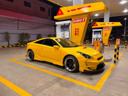 Celica ឆ្នាំ 2001 ឡាននៅសៀមរាប តំលៃដាច់