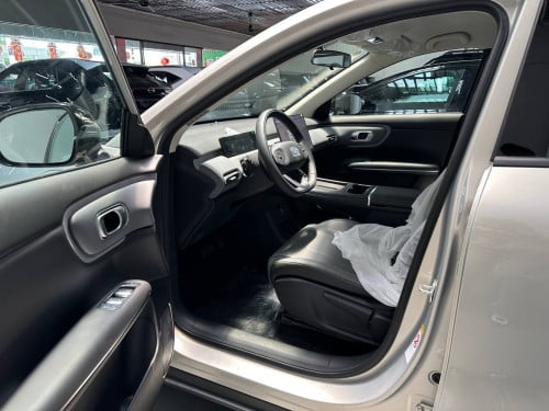 👉Changan Nevo QO5 តម្លៃ18600$ ចរចាខ្លាញ់គោ
