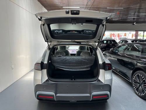 👉Changan Nevo QO5 តម្លៃ18600$ ចរចាខ្លាញ់គោ