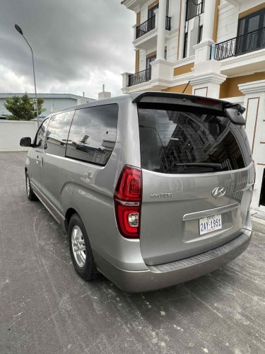 ឡានជួលបើកខ្លួនឯង Auto door 2019 starex H1