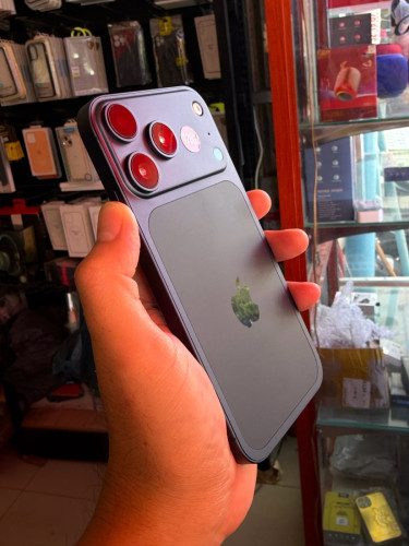 iPhone 11 ឡេីងសំបក 17Po ស្អាត99% / 128g