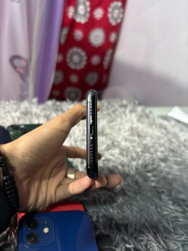 IPhone 11bro អេក្រុងថ្មីអត់ស្កេន ថ្ម80%