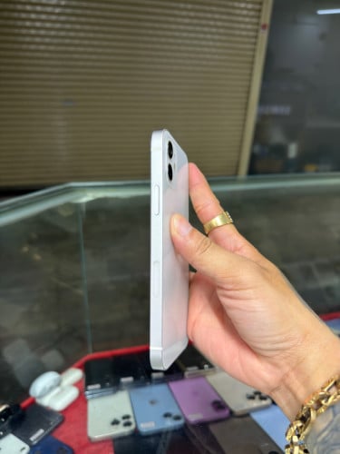 iPhone 12 White LL/A HD64GB Phone Condition 97% 🔋88% , ម៉ាស៊ីនសានុំ