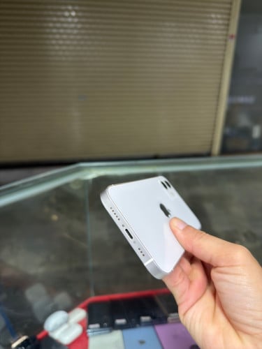 iPhone 12 White LL/A HD64GB Phone Condition 97% 🔋88% , ម៉ាស៊ីនសានុំ