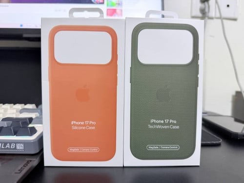 Used - Original iPhone 17 Pro TechWoven Case with MagSafe – Green