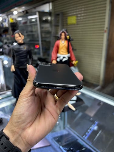 Iphone11Proតូច 64G Sim2 eSIM ម៉ាសុីនសានុំស្រុីន សឹកថាច់