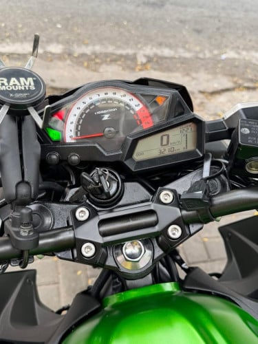 Kawasaki Z250 2017 99% ជប៉ុន