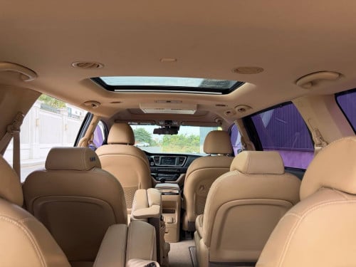 KIA carnival 2015 5ប៊ូតង់