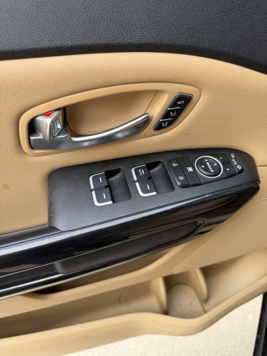KIA carnival 2015 5ប៊ូតង់
