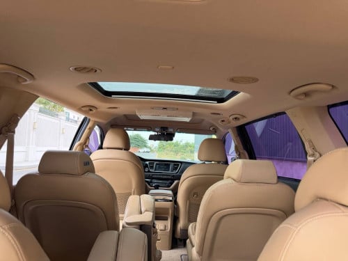 KIA carnival 2015 5ប៊ូតង់