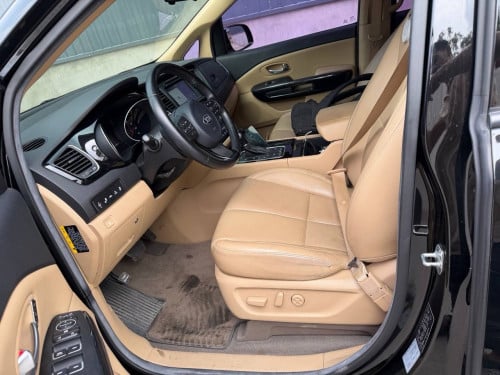 KIA carnival 2015 5ប៊ូតង់