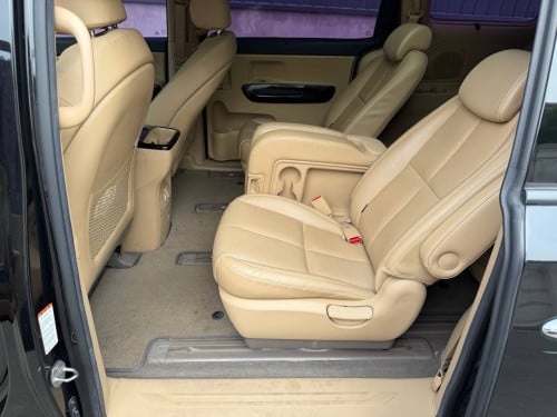 KIA carnival 2015 5ប៊ូតង់