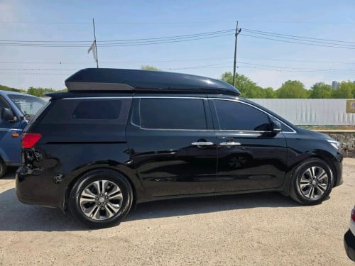 Kia Carnival Hi-Limousine 2019 full option
