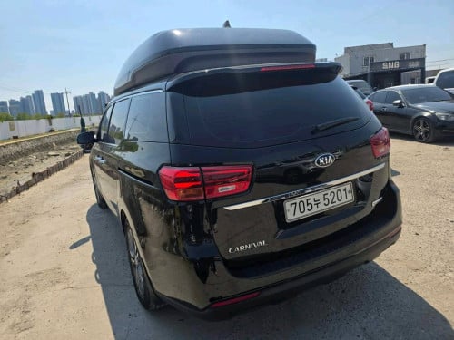 Kia Carnival Hi-Limousine 2019 full option