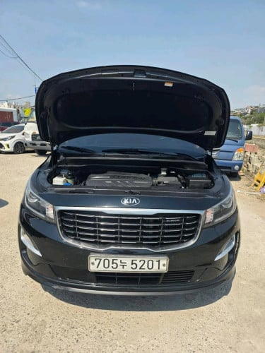 Kia Carnival Hi-Limousine 2019 full option