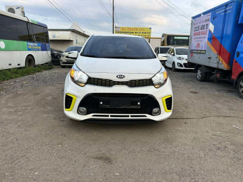 Kia morning 2017year តម្លៃ 10800 ចចារបាន