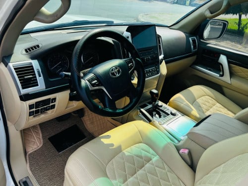 Landcruiser 09 up 021 (បង់រំលស់100%)