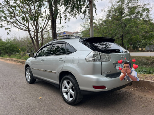 Lexus 330 pong 1 2004 នៅថ្មីណាស់