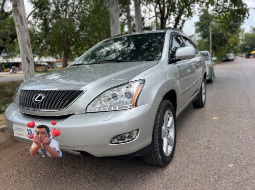 Lexus 330 pong 1 2004 នៅថ្មីណាស់
