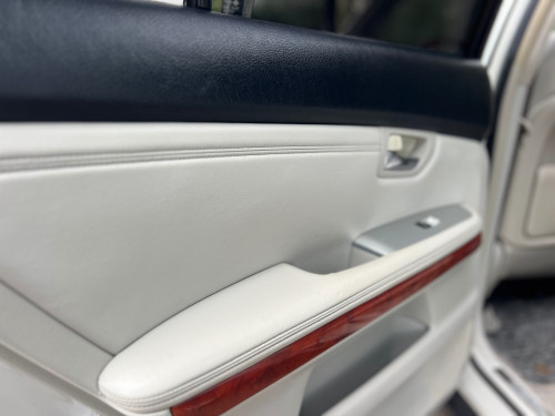 Lexus 330 pong 1 2004 នៅថ្មីណាស់