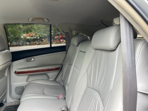 Lexus 330 pong 1 2004 នៅថ្មីណាស់