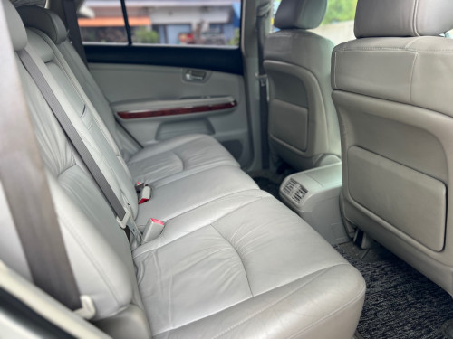 Lexus 330 pong 1 2004 នៅថ្មីណាស់