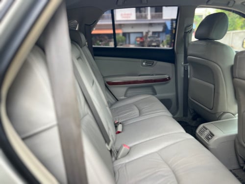 Lexus 330 pong 1 2004 នៅថ្មីណាស់