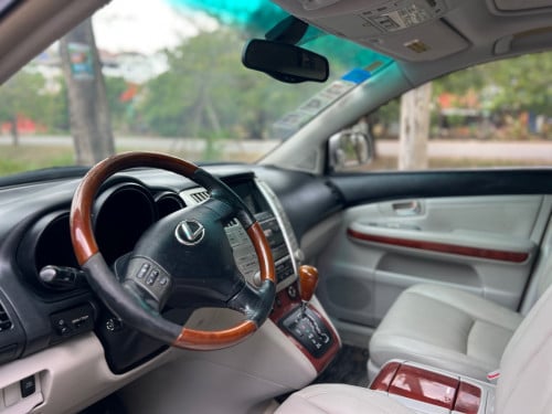 Lexus 330 pong 1 2004 នៅថ្មីណាស់