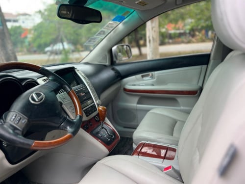 Lexus 330 pong 1 2004 នៅថ្មីណាស់