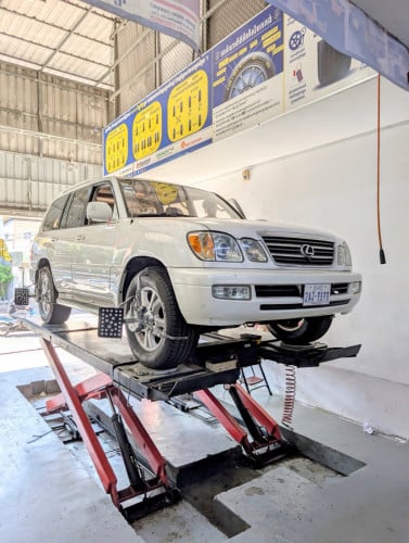 LEXUS LX470