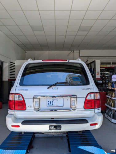 LEXUS LX470