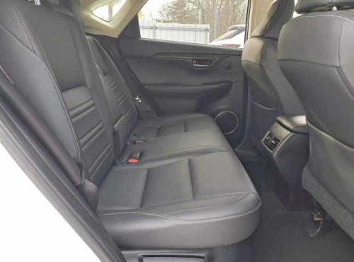 Lexus Nx200t 2016 Luxury 4បេតុង ប៉ុង២
