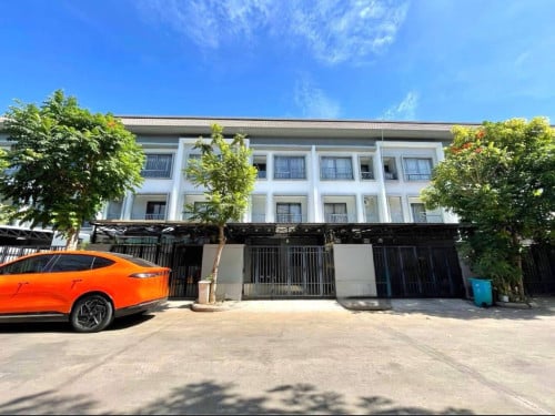 Link A for rent in Borey Chip Mong land 598 price 570$ negotiable