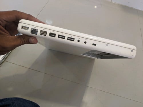MacBook pro កាប់សាច់