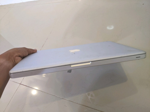 MacBook pro កាប់សាច់