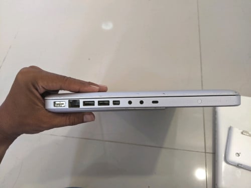 MacBook pro កាប់សាច់