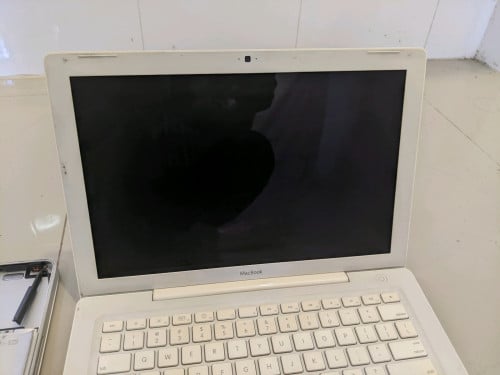 MacBook pro កាប់សាច់