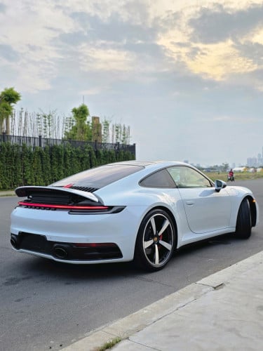 Porsches Carrera S ក្រដាសពន្ធថ្មី
