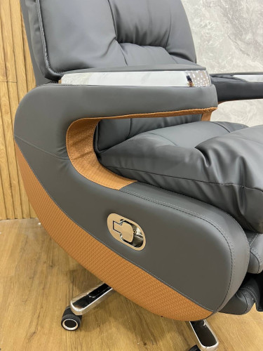 Premium boss chair