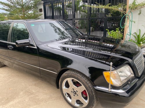 S320 យក្ស 98 ខ្មៅ ក្នុងខ្មៅតួវែង
