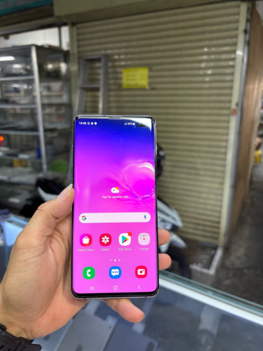 Samsung S10plus 128G Ram8G Sim2 ក្រុមហ៊ុនសានុំស្រុីន