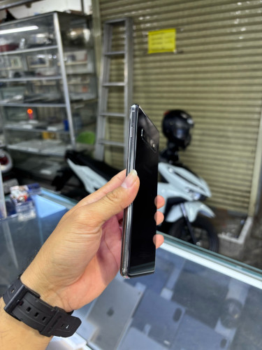 Samsung S10plus 128G Ram8G Sim2 ក្រុមហ៊ុនសានុំស្រុីន