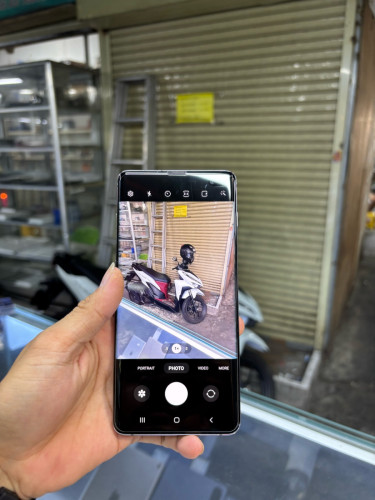 Samsung S10plus 128G Ram8G Sim2 ក្រុមហ៊ុនសានុំស្រុីន