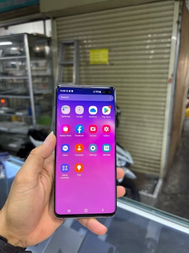 Samsung S10plus 128G Ram8G Sim2 ក្រុមហ៊ុនសានុំស្រុីន