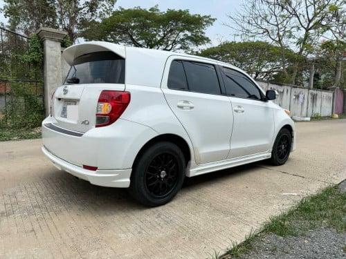 SCION.  2008. Fulloption