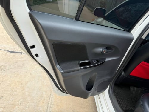 SCION.  2008. Fulloption