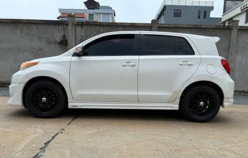 SCION.  2008. Fulloption