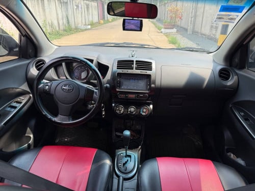SCION.  2008. Fulloption