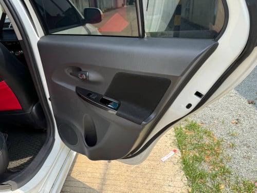 SCION.  2008. Fulloption