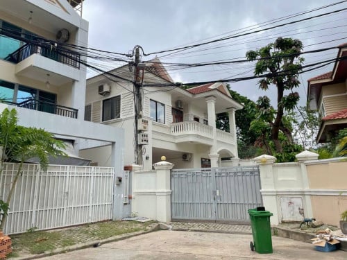 Single Villa for rent